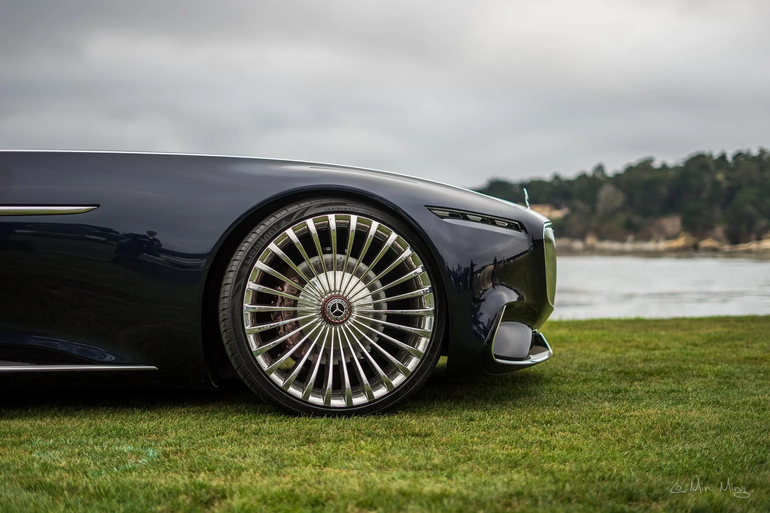 Vision Mercedes-Maybach 6 Cabriolet steering and instruments