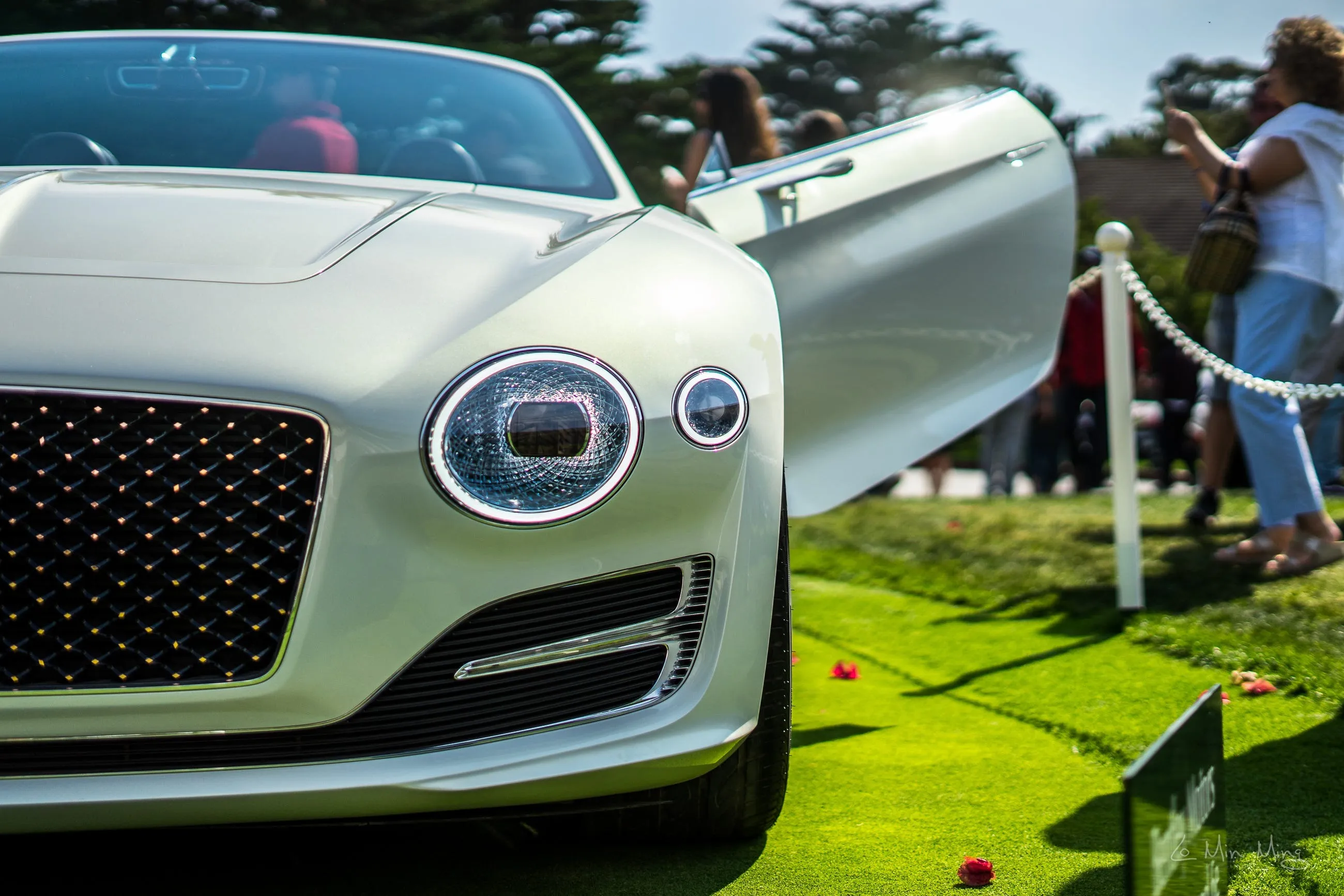 Bentley EXP 12 Speed 6e view 1