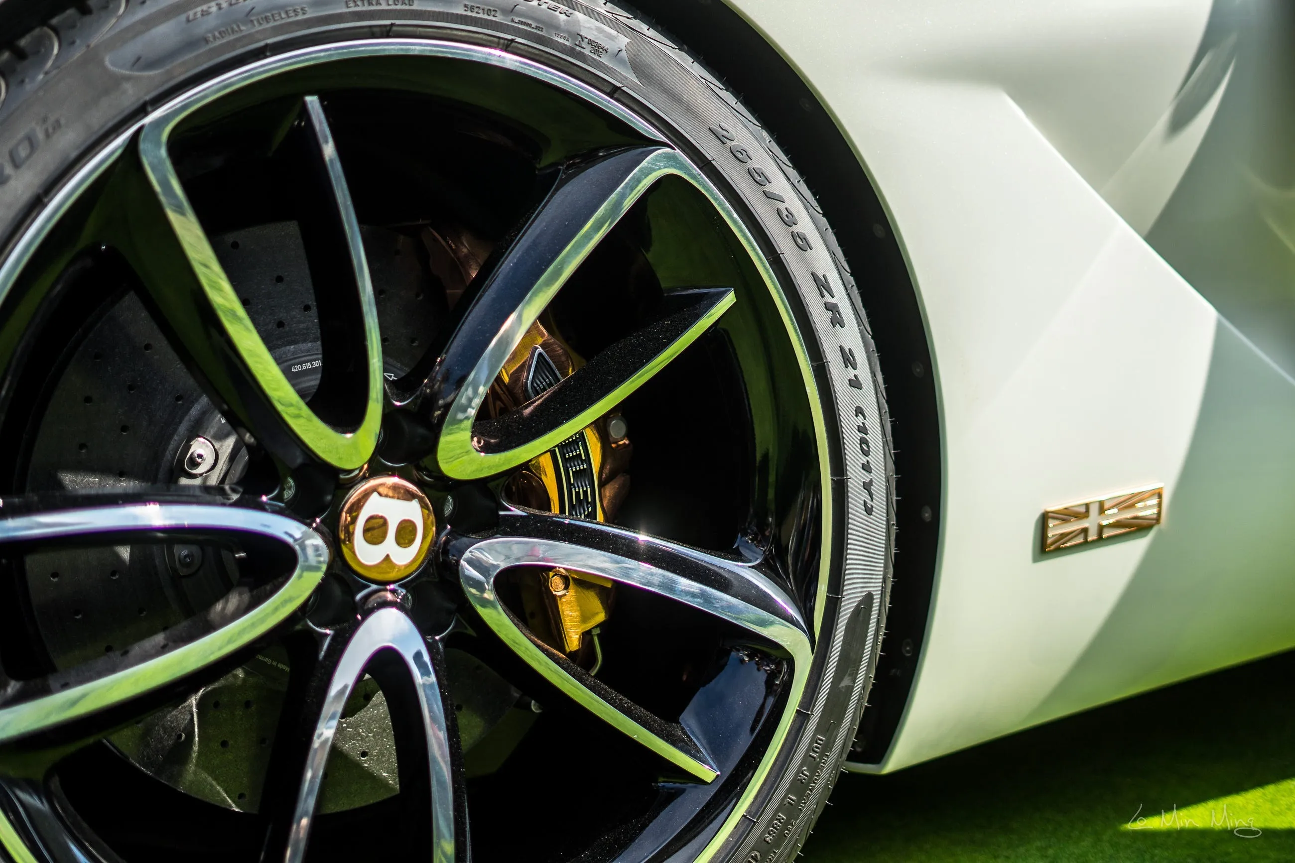 Bentley EXP 12 Speed 6e view 2