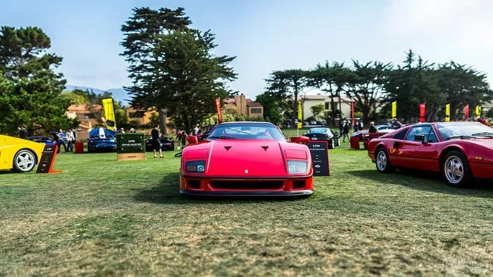 Ferrari F40 view 1