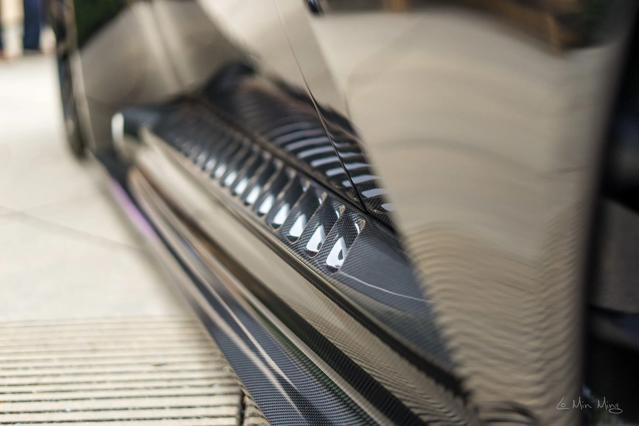 Aston Martin Vulcan aerodynamic mirror stalk