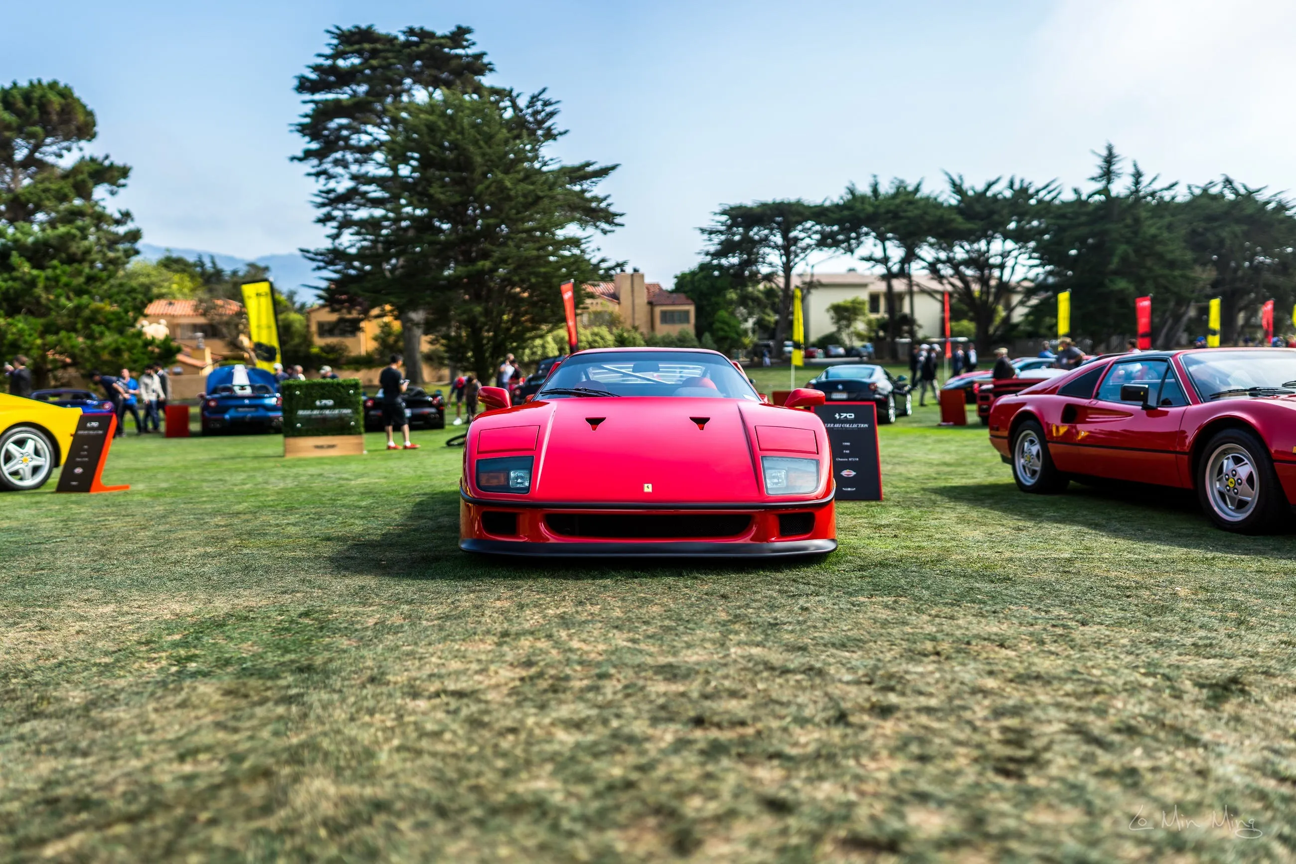 Ferrari F40 view 3