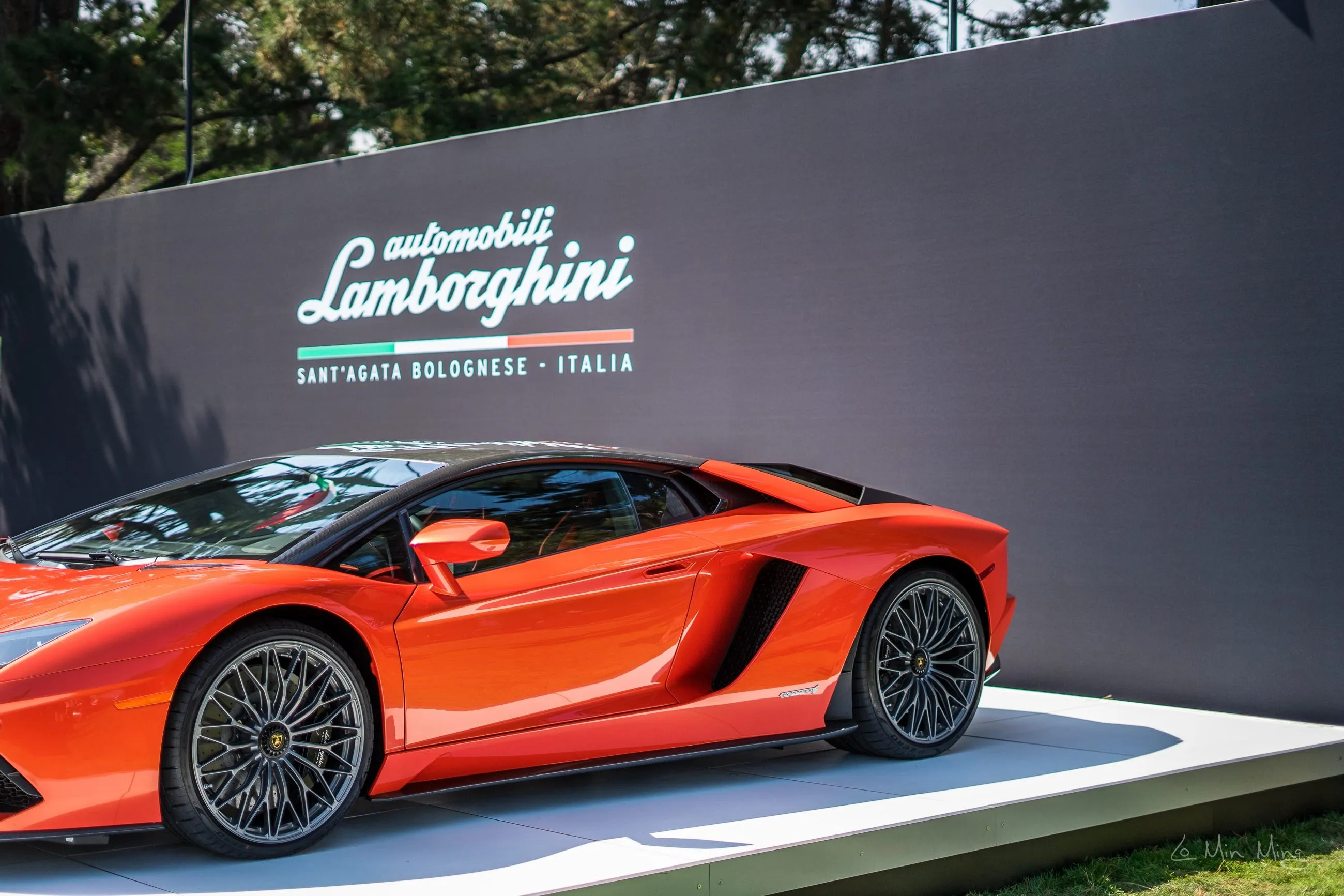 Lamborghini crowd scene