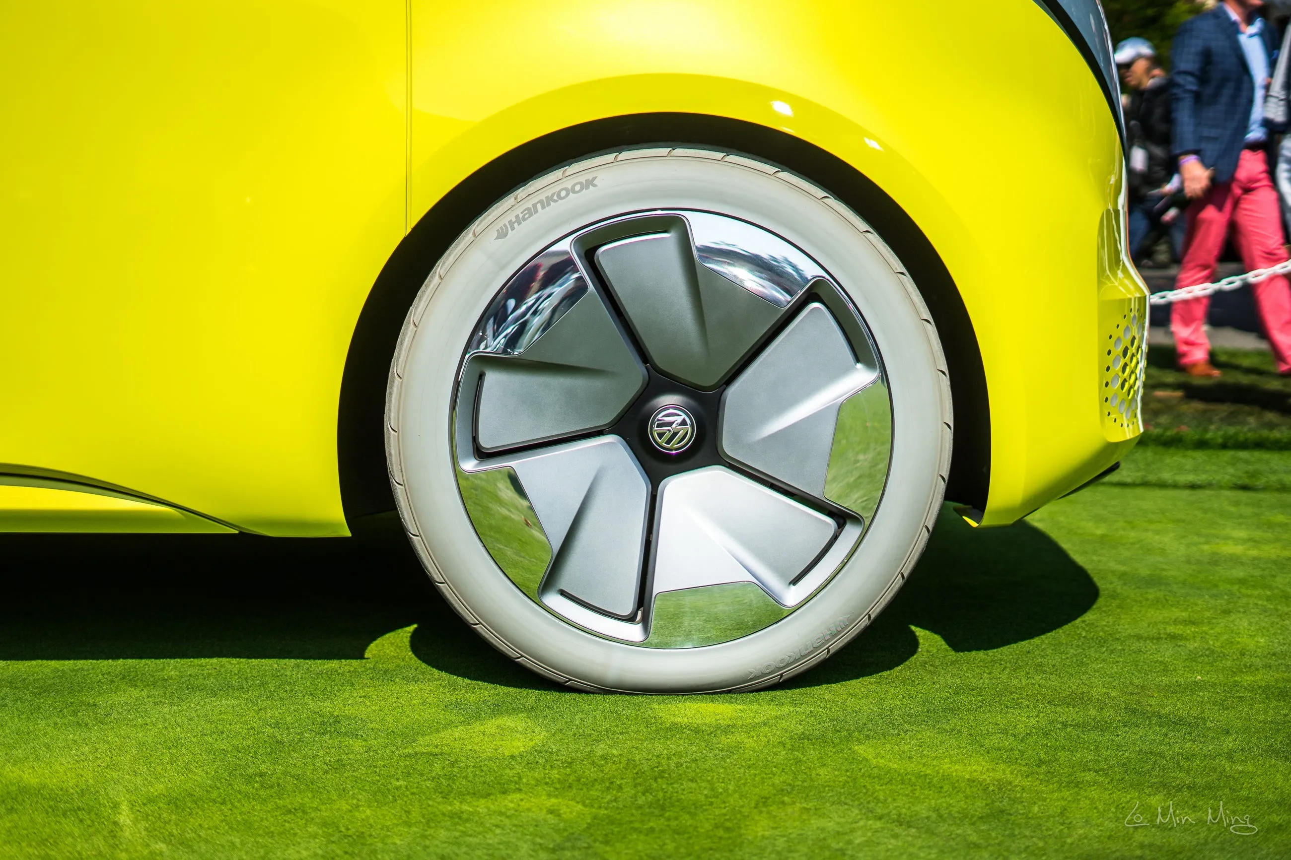 Volkswagen ID Buzz view 3