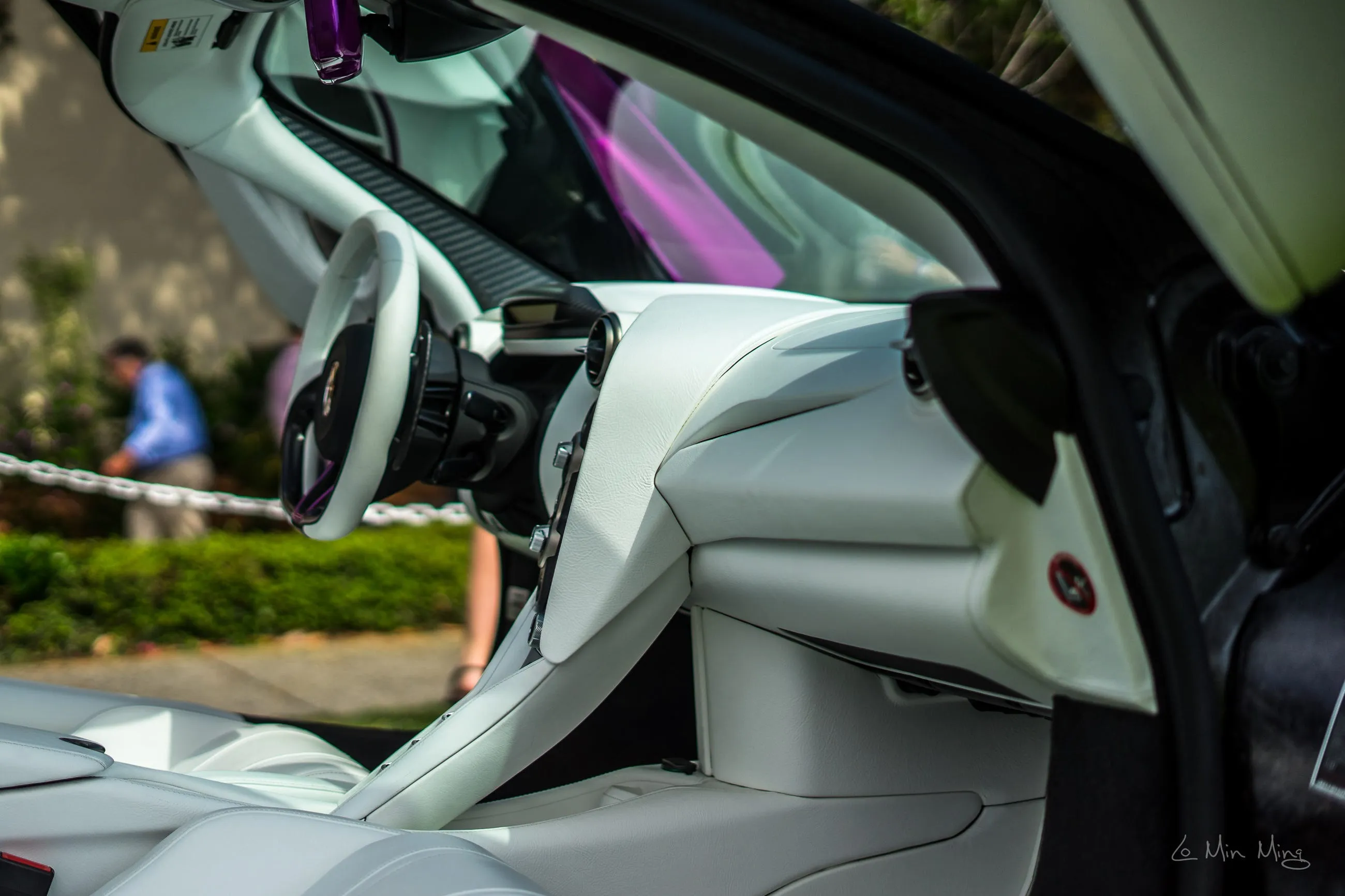 McLaren 720S Fux Fuchsia view 2