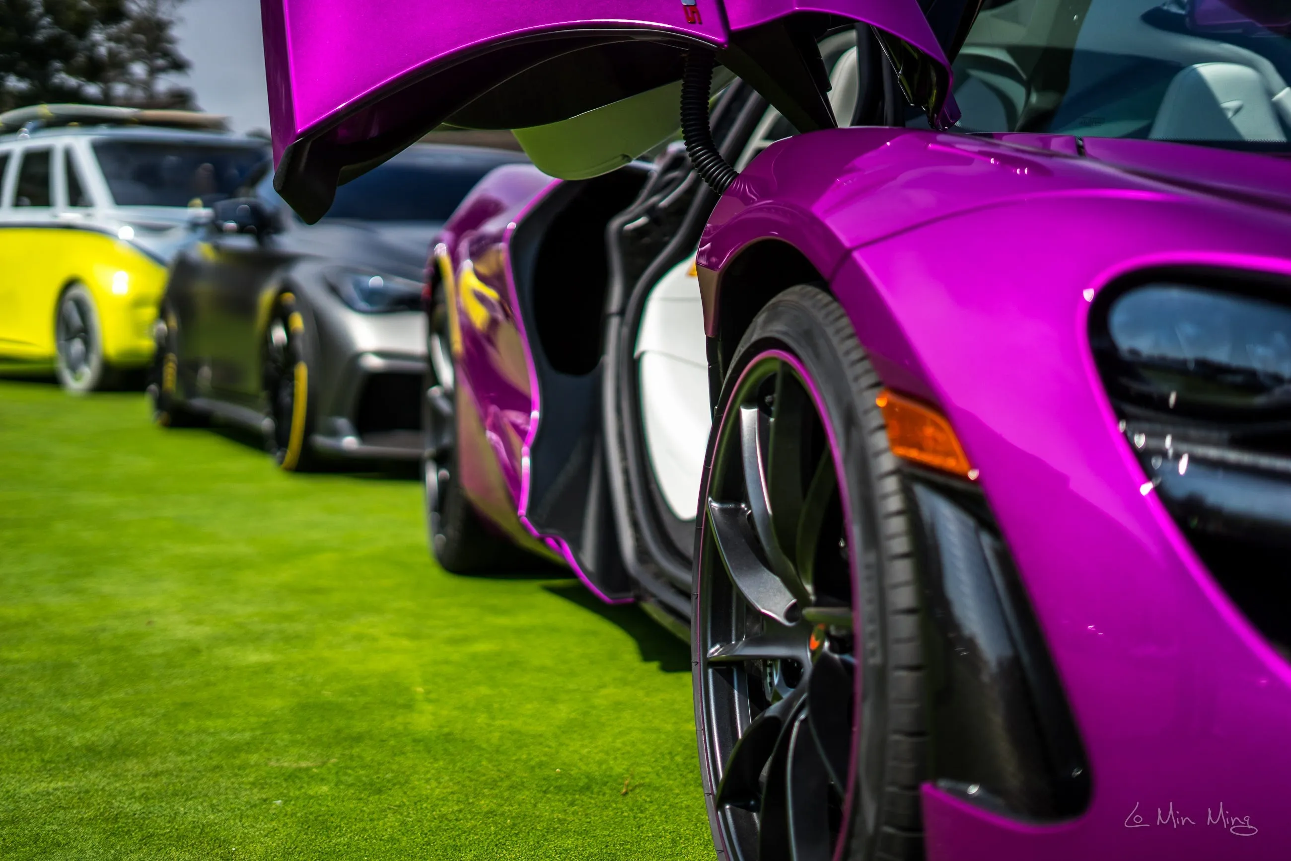 McLaren 720S Fux Fuchsia view 3