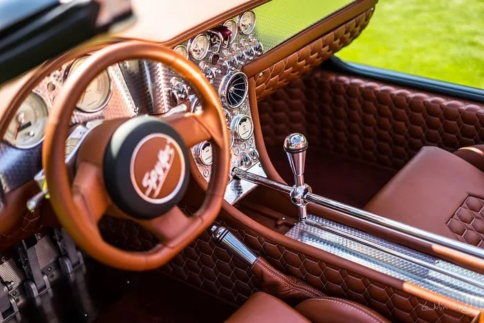 Spyker C8 Preliator gear shifter and console