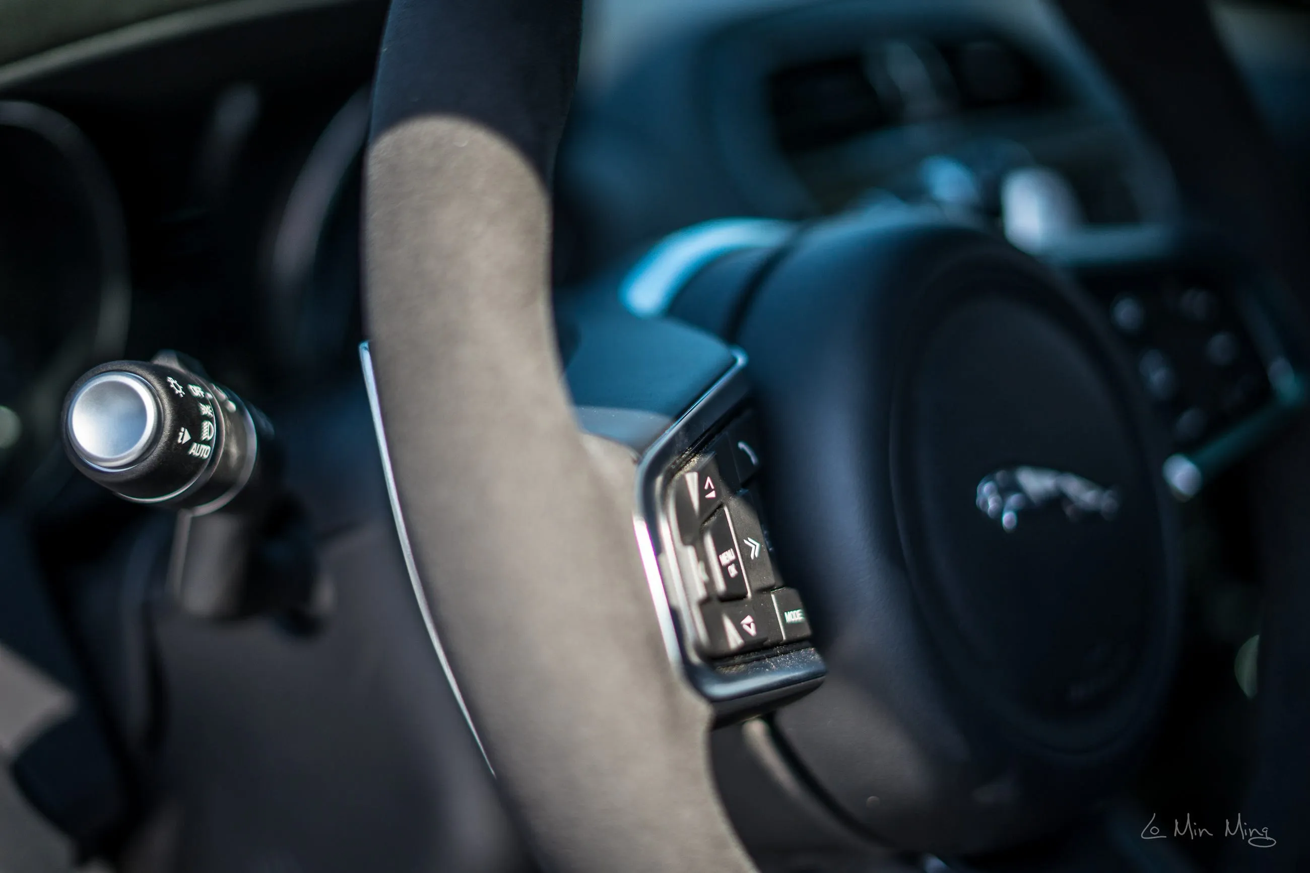 Jaguar wheel and vent detail